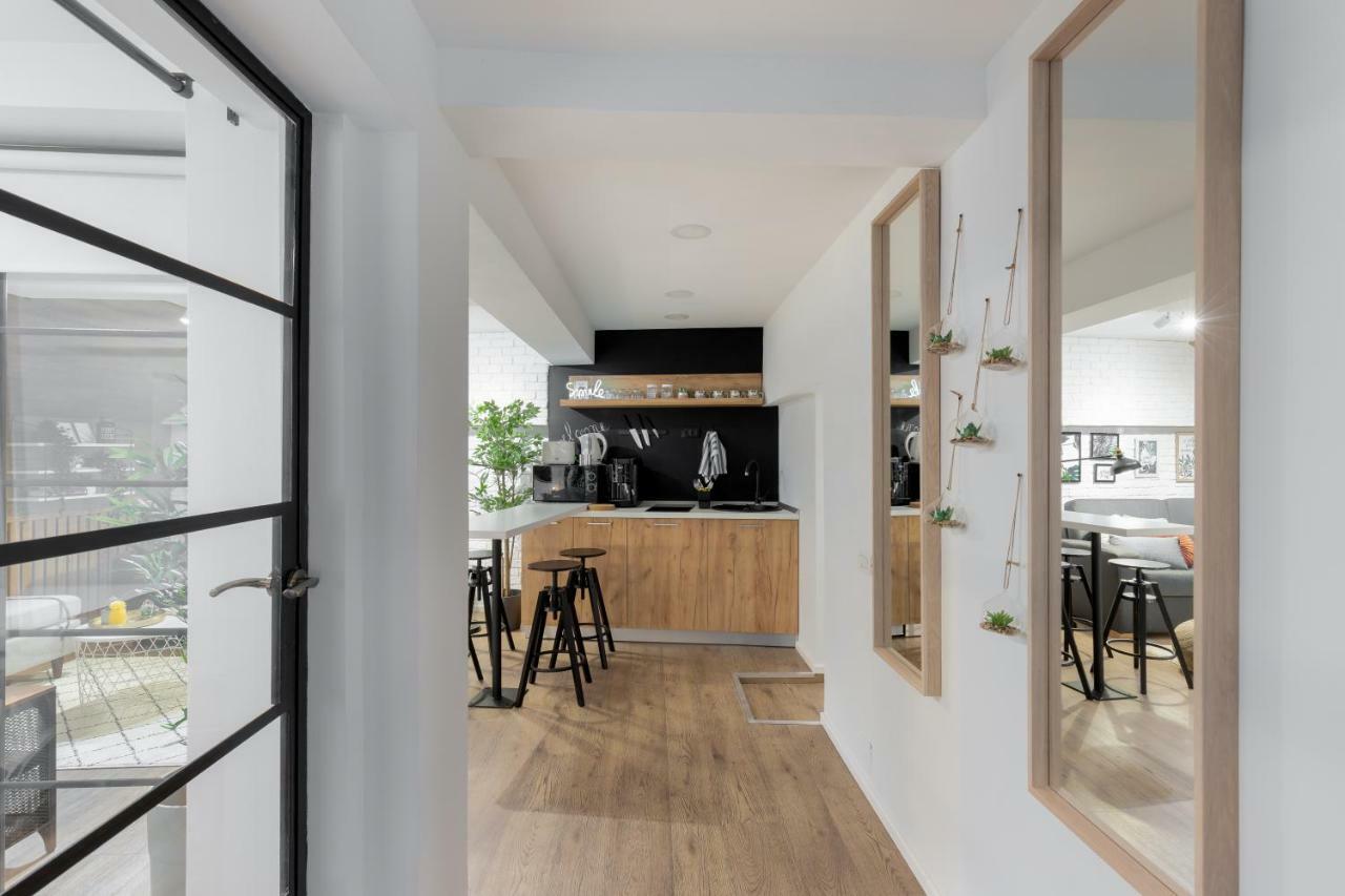 Historical Center 2 By Urbanesq Apartment Bucureşti Ngoại thất bức ảnh